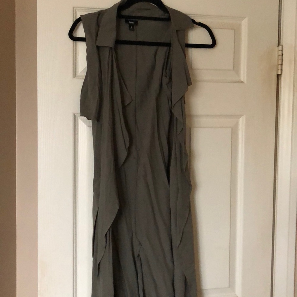Olive green sleeveless cape jacket